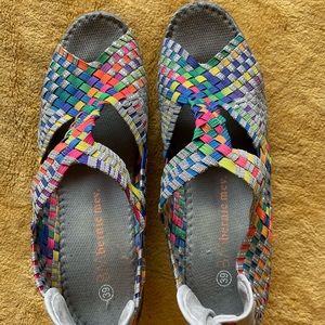 Wedge stretchy Bernie Mev sandals - easy to put on - rubber easy going soles